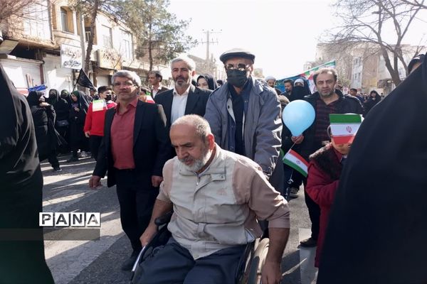 حضور پرشور مردم دارالمومنین کاشان در جشن پیروزی انقلاب