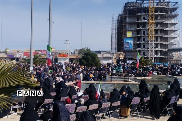 حضور پرشور مردم دارالمومنین کاشان در جشن پیروزی انقلاب