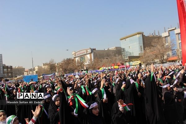 حضور پرشور مردم اسلامشهر در راهپیمایی یوم‌الله 22 بهمن