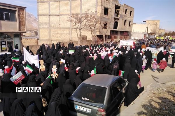 حضور پرشور مردم در راهپیمایی 22 بهمن در شهرستان بن