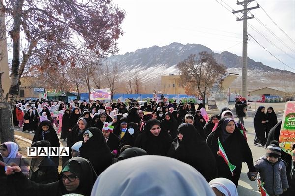 حضور پرشور مردم در راهپیمایی 22 بهمن در شهرستان بن