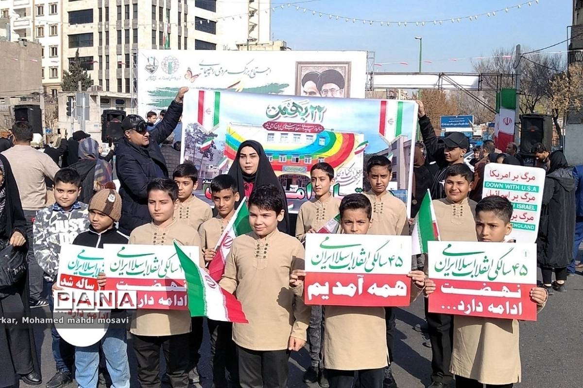 حضور باشکوه مردم ناحیه 2 شهرری در راهپیمایی 22 بهمن