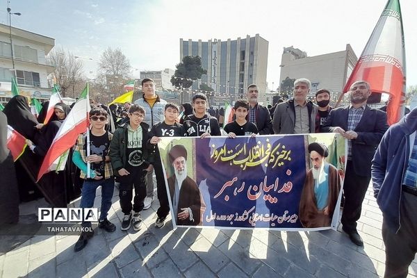حضور باشکوه مردم ناحیه 2 شهرری در راهپیمایی 22 بهمن