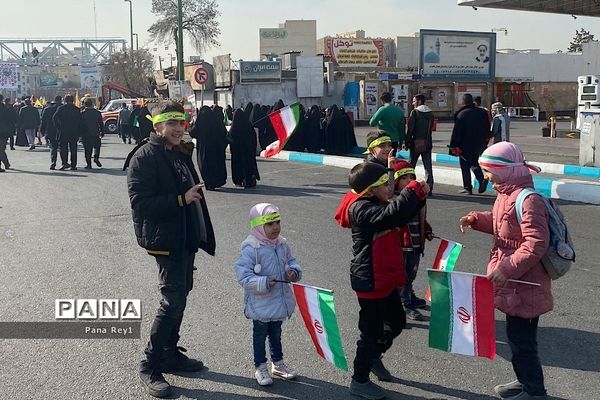 راهپیمایی پرشور مر‌دم شهرری و قیامدشت در گرامیداشت چهل و پنجمین سالگرد پیروزی انقلاب اسلامی ایران