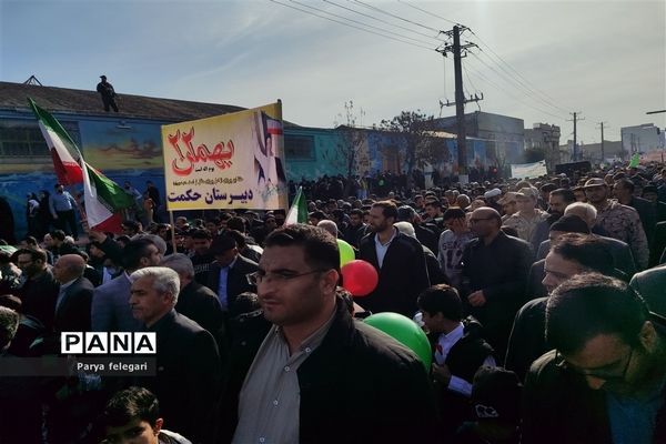 حضور چشم‌گیر مردم قرچک در راهپیمایی یوم‌الله ۲۲ بهمن