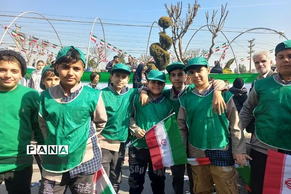 راهپیمایی باشکوه ۲۲ بهمن در بهارستان 2