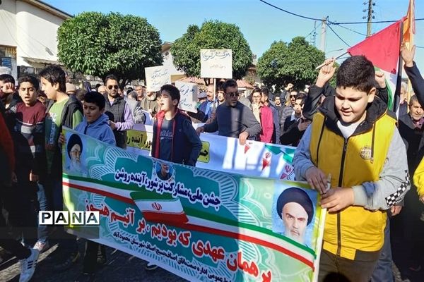 برگزاری راهپیمایی ۲۲ بهمن در شهرستان محمودآباد