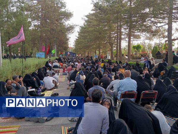 برگزاری دعای پر فضیلت عرفه در بهشت رضا(ع) مشهد