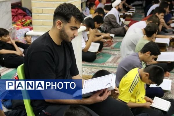 استقبال پرشور دانش‌آموزان شهریاری از آیین معنوی اعتکاف