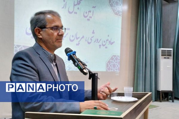 مراسم تجلیل از معاونین پرورشی، مربیان تربیتی و مشاورین مدارس منطقه کهریزک 
