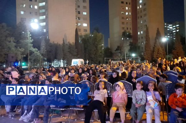 برنامه دورهمی شهروندی هم ساده‌ها در مجتمع مدرس شیراز 