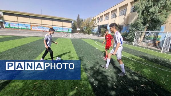 افتتاح زمین چمن مصنوعی دبیرستان اندیشه شاهد منطقه ۱۶