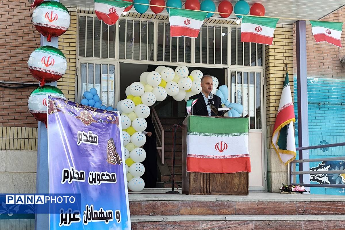 جشن شکوفه‌ها در مدرسه آیین روشن شهریار با حضور مدیریت آموزش و پرورش شهریار