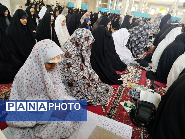 برگزاری نماز جمعه در آغاز هفته بسیج دانش آموزی با حضور دانش آموزان بسیجی نیشابور