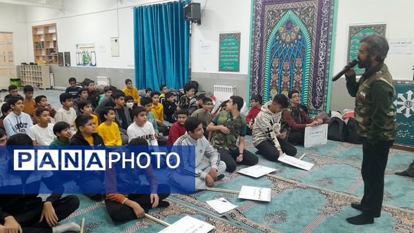 برپایی اردوی شبانه مقاومت در دبیرستان شهید بهشتی