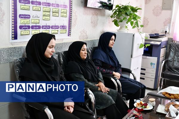 حضور امام جمعه، فرماندار و مدیر آموزش پرورش مه ولات در مدارس شهرستان