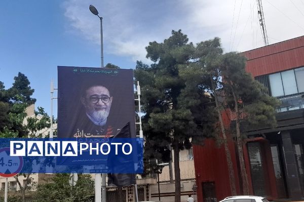 مشهد در میزبانی از فرزند شهیدش سیاه پوش شد