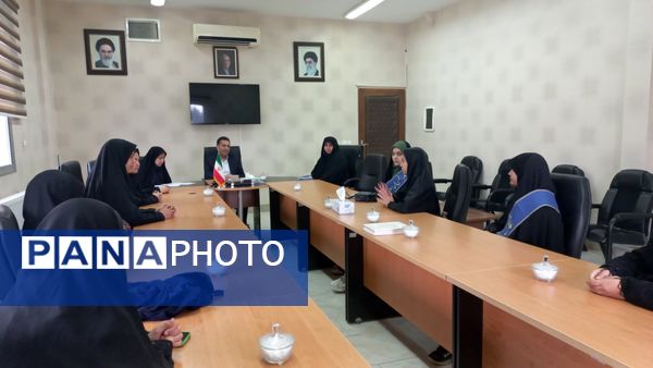 نشست مسئولان انجمن اسلامی مدارس سطح شهر با فرماندار سملقان