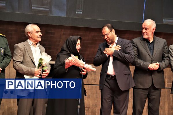 همایش بزرگ تجلیل از معلمان نمونه شهر تهران توسط وزیر آموزش و پرورش