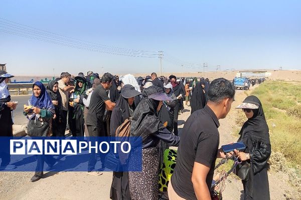 قدم به قدم به سوی نور کاروان پیاده روی از فیروزه به سمت مشهد مقدس
