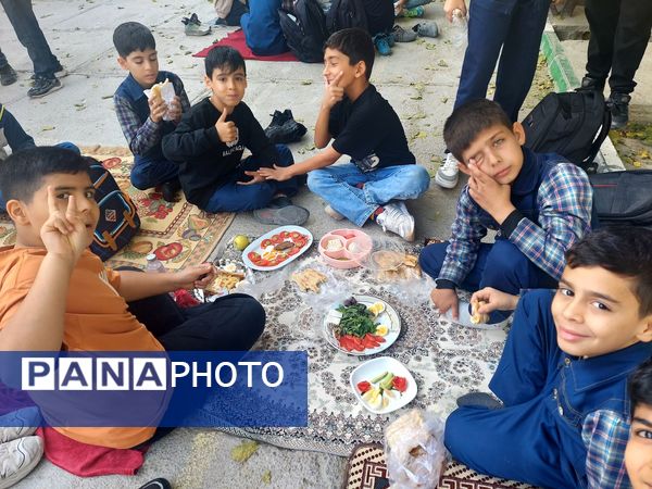 صبحانه سلامت و روز جهانی تخم مرغ در مدرسه شهدای فرهنگی شهرستان شیروان