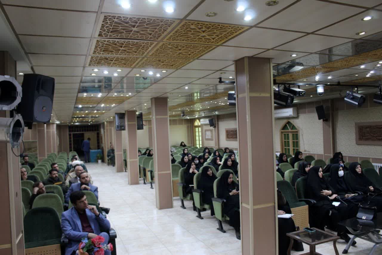 نشست تخصصی اجرای طرح نماد و لیگ جت در مدارس متوسطه ناحیه یک یزد