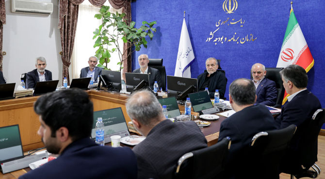 انتقاد رئیس‌جمهور از پرداخت بدون ضابطه ردیف‌های دستمزدی به مدیران ناکارآمد