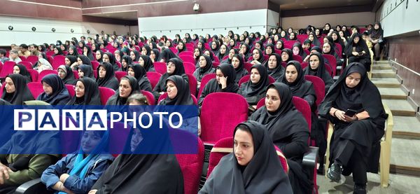 برگزاری جشن سپاس معلم در پلدختر و قدردانی از معلمان برتر