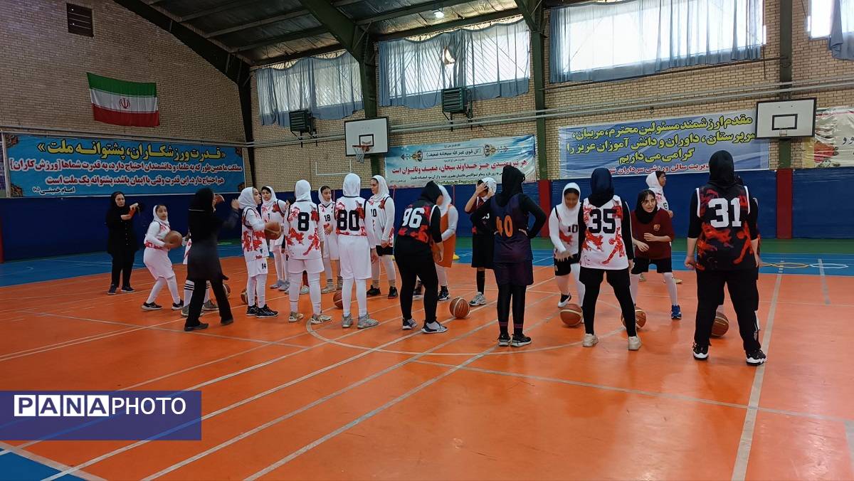 آیین افتتاح میدان پویا در بخش دختران در کانون سرداران شهید ناحیه ۴ کرج