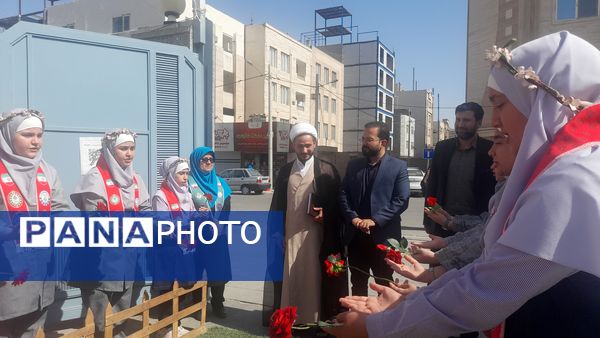 برگزاری اولین روز از دوشنبه های نماز در ناحیه۷ مشهد
