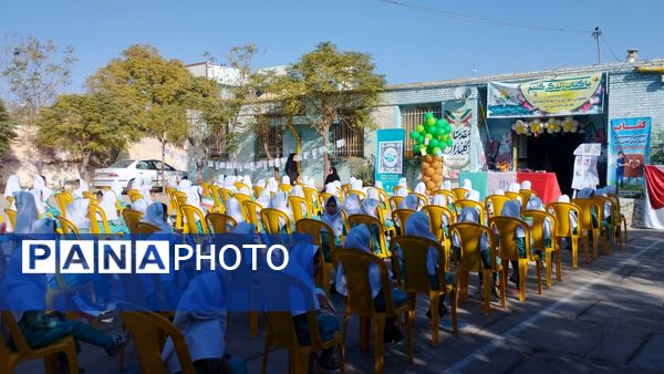 نواختن زنگ هفته کتاب و کتابخوانی در مدرسه شهید نجفیان