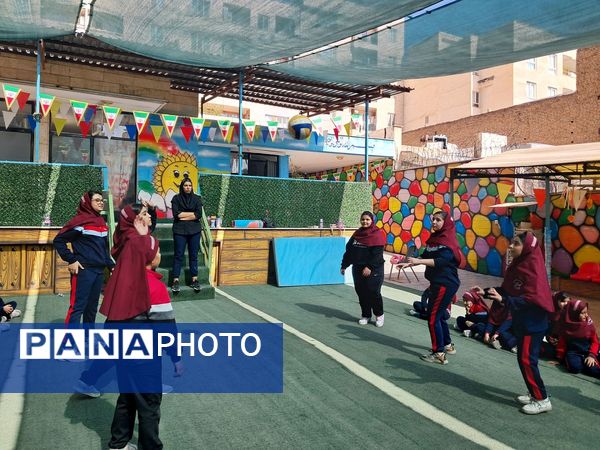 اجرای برنامه‌های ورزشی دبستان ارمغان هستی ناحیه 3 کرج در هفته تربیت‌بدنی 
