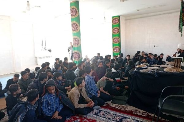 خاتم در سوگ بانوی دو عالم 