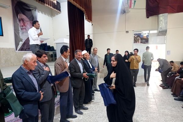 آیین تجلیل از فعالان حوزه آموزش‌و‌پرورش شهرستان فلارد