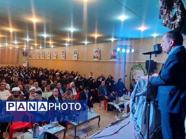 دانش‌آموزان با آرمان شهدا تجدید میثاق کردند
