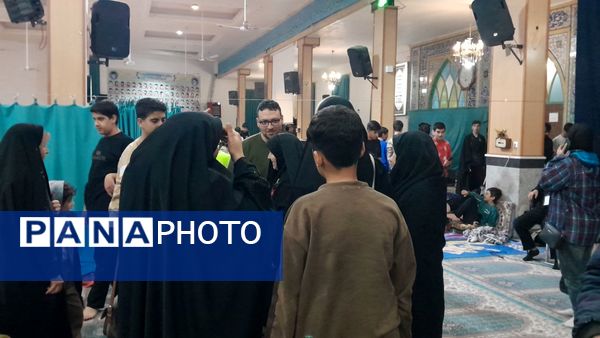 معتکفین با خانواده های خود دیدار کردند 