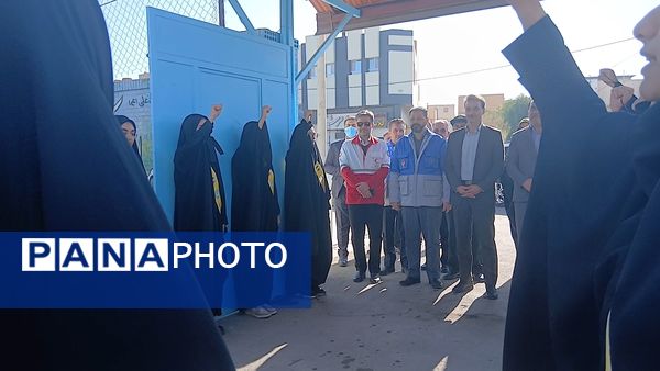 بیست‌وهفتمین مانور سراسری زلزله و ایمنی در مدرسه شهید دهقان ناحیه 2 یزد