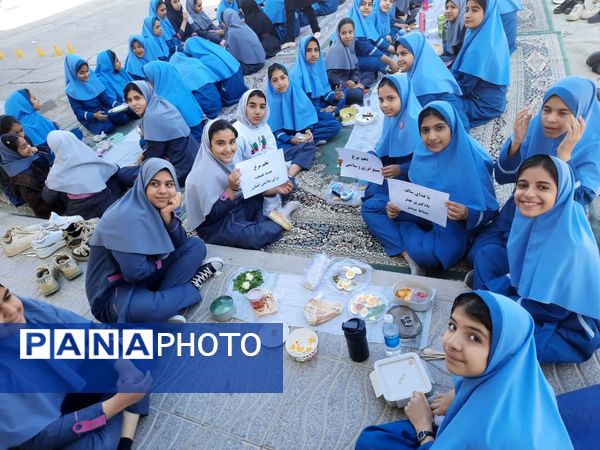 تخم مرغ، قهرمان کوچک سفره‌ها: جشنواره‌ای پرنشاط در دبستان دخترانه ام البنین