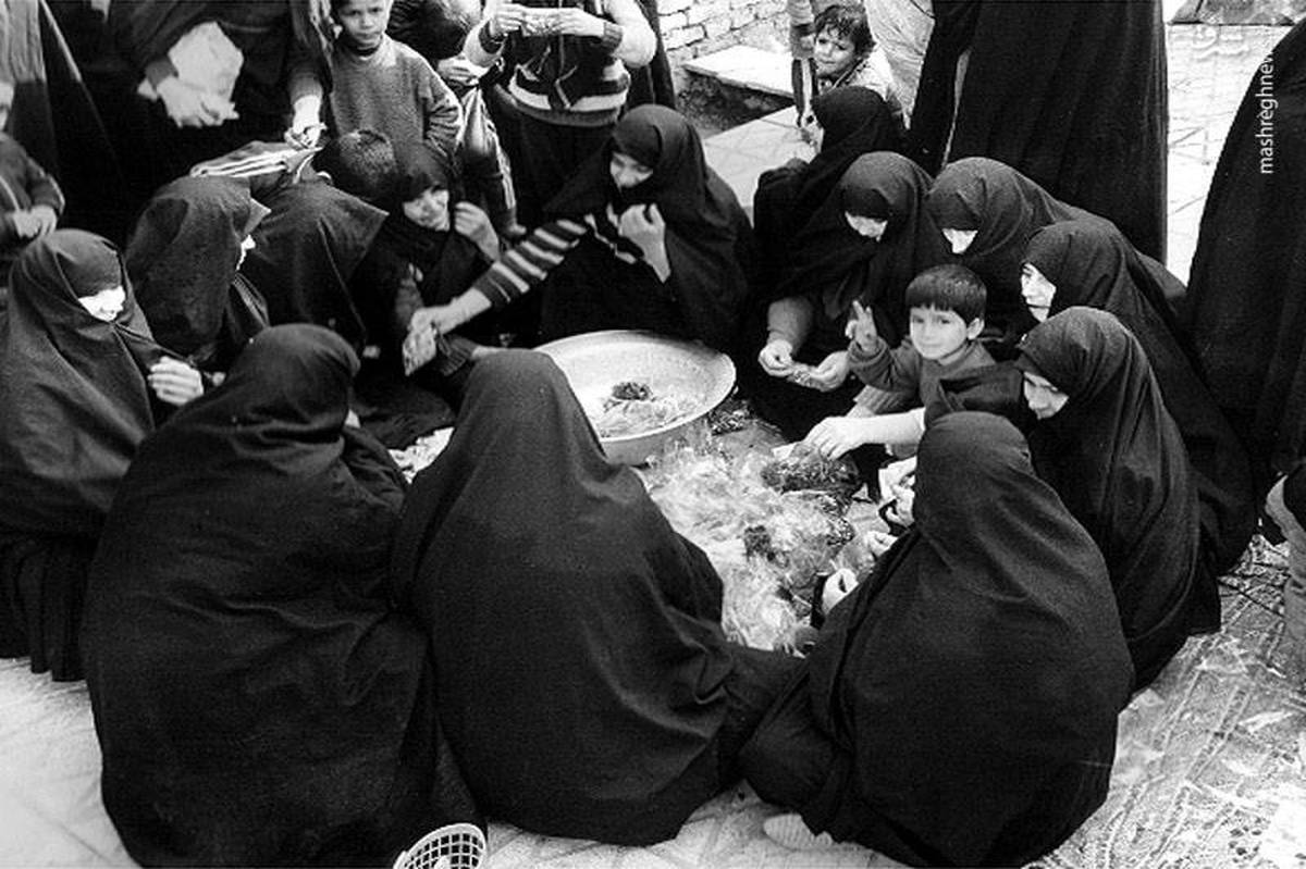 زنان در پشت جبهه و حمایت از رزمندگان نقش آفرینی کردند