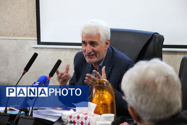 جلسه توجیهی جذب، ثبت و سازماندهی اعضاء تشکیلات سازمان دانش‌آموزی