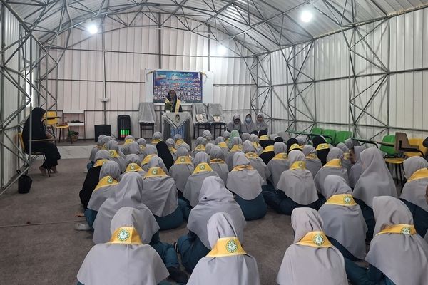 یادواره ۳۴ شهید دانش‌‌آموز و ۵ شهید فرهنگی دفاع مقدس دوازده روزه در مدرسه شاهد شهید مصلحی