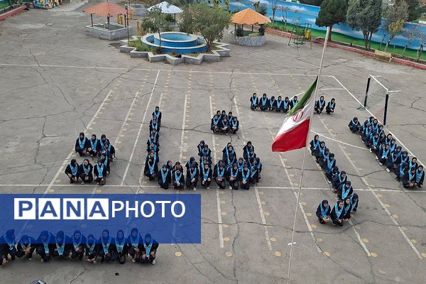 جلوه‌هایی از سرود همگانی مدرسه نمونه‌دولتی تمام ساحتی ارشاد قرچک