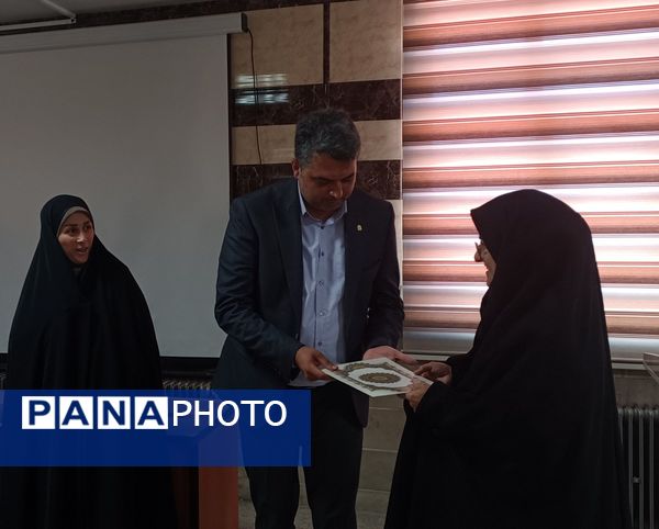 جلسه هم‌اندیشی معاونان و مربیان پرورشی و فرهنگی شهرستان فیروزکوه