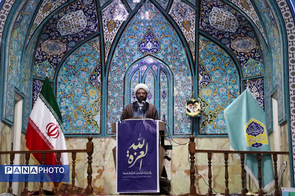 اقامه نماز جمعه قروه به امامت حجت‌الاسلام عابدین رستمی