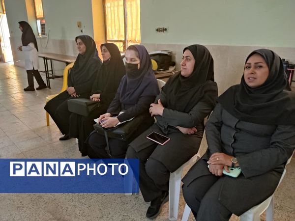 جشن میلاد حضرت زینب(س) و بزرگداشت روز پرستار در هنرستان زهرای مرضیه بندرعباس