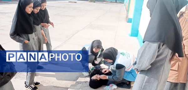 مانور زلزله در دبیرستان حاج مهدی روحانی ارغا