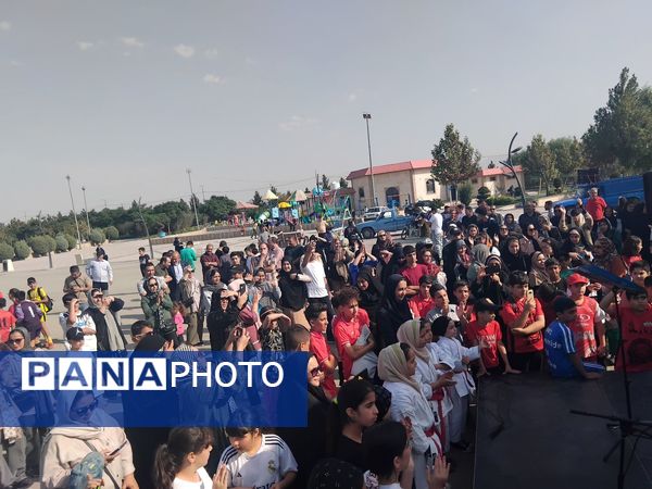 طرح پویا، شهر پویا با برگزاری  همایش پیاده روی خانوادگی در بوستان ورزش ملارد 