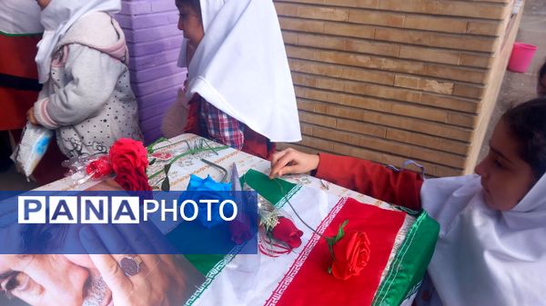 گلریزان مزار شهدا و نواختن زنگ انقلاب در دیواندره
