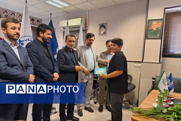 جلسه هم اندیشی و تجلیل از خبرنگاران پانا در شیراز 