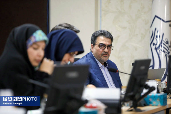 میزگرد علمی و تخصصی بررسی چالش ها و تحولات آموزش و پرورش در حوزه منابع انسانی